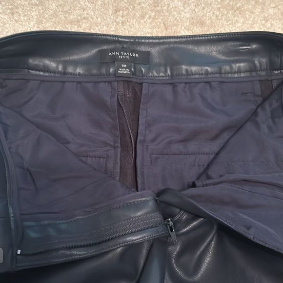 Ann Taylor Faux Leather Fleece line pants. Size 00P in Dark Blue - Picture 3 of 8